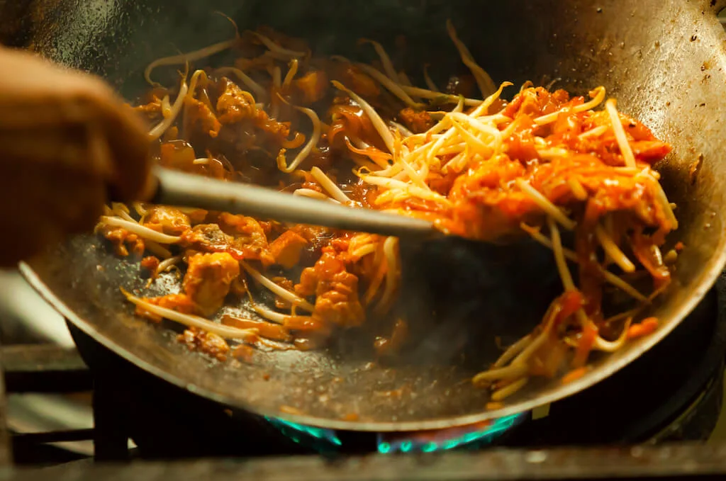 one-of-most-favorite-and-famous-asian-thai-street-fast-food-in-hot-pan-pad-thai-phad-thai-is