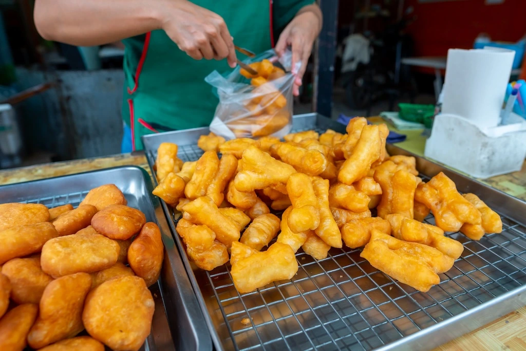 golden-yellow-crispy-deepfried-dough-stick