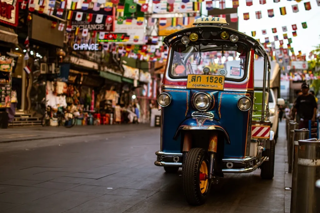 famous-tuk-taxi-colors-khao-san