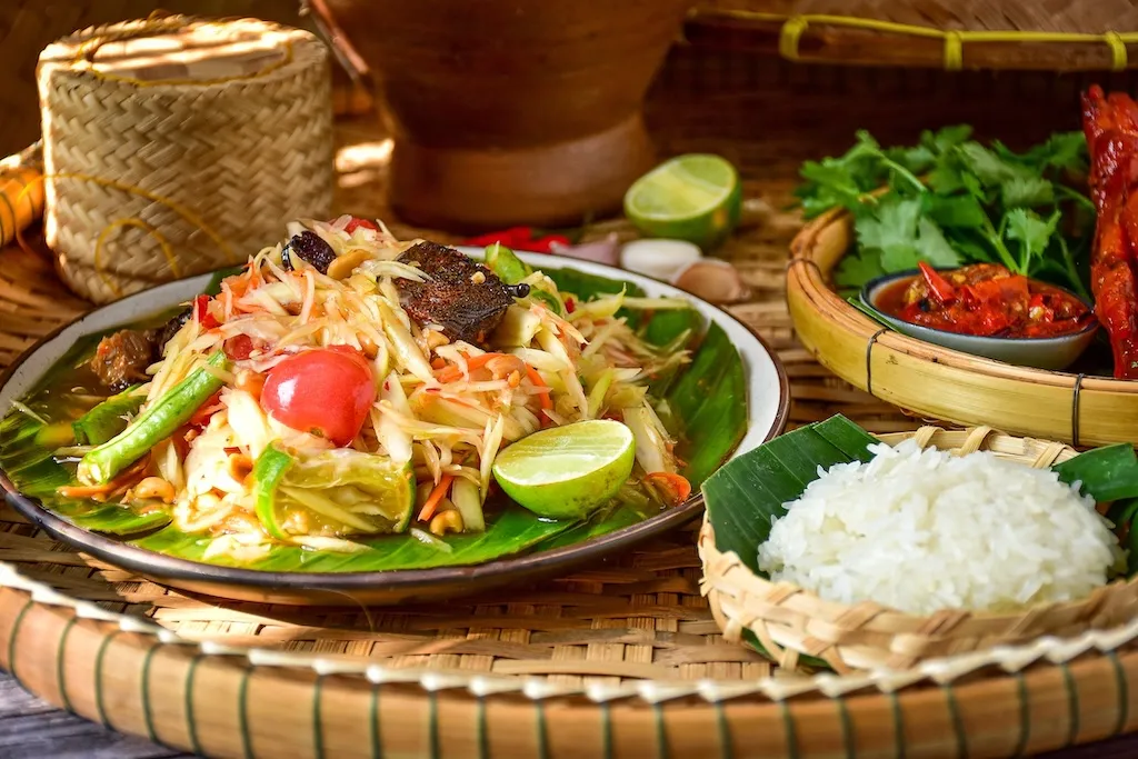 sticky-rice-papaya-salad-som-tam