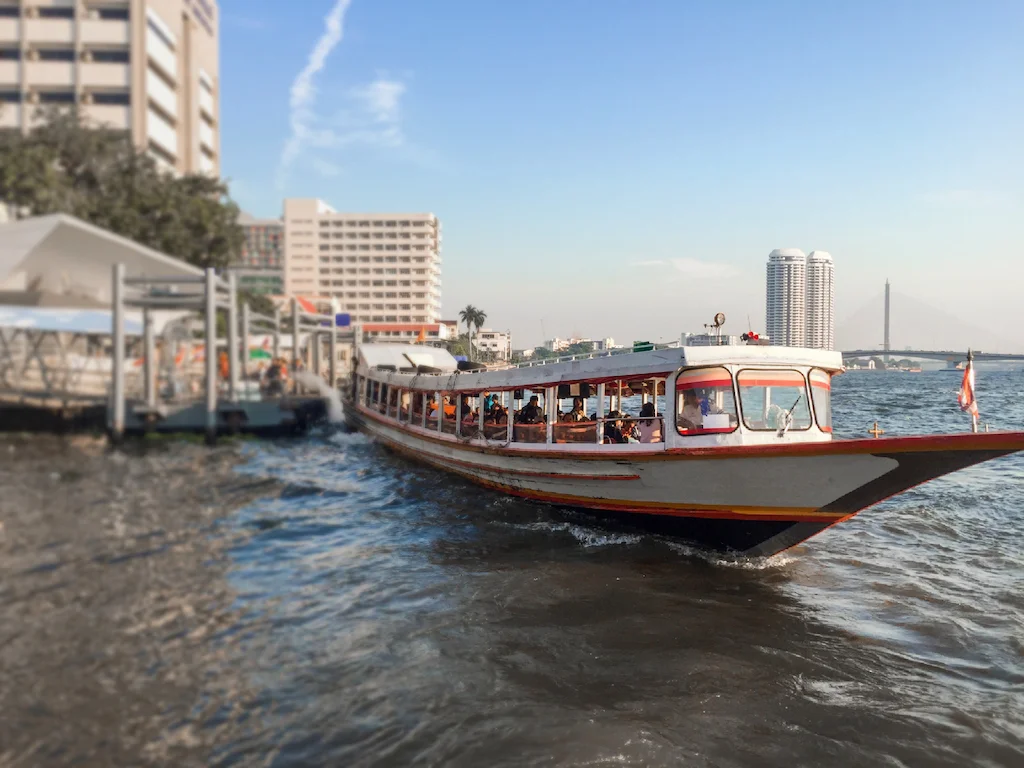 view-chao-phraya-express-boat-bangkok