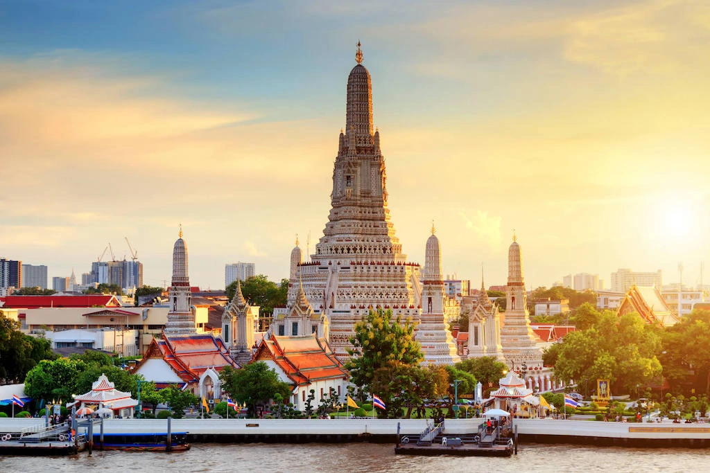 Wat Arun (Temple of Dawn)